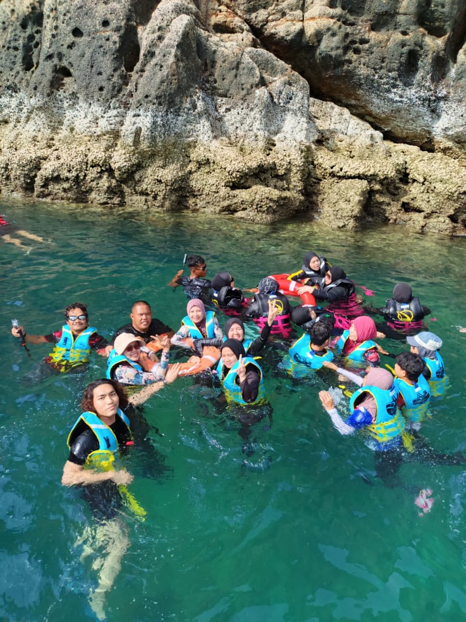 Ayuha Village Island Hopping 4 Pulau